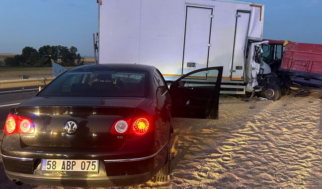 Sivas'ta zincirleme trafik kazasında 6 kişi yaralandı