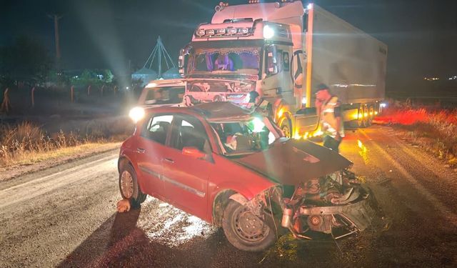 Amasya’da tır ile otomobil çarpıştı: 1 ölü