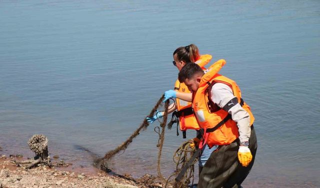 Gölköy’den metrelerce kaçak ağ çıkarıldı