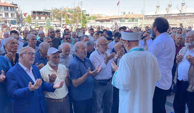 Ayşenur Ezgi Eygi için gıyabi cenaze namazı kılındı