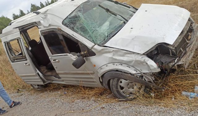 Beyşehir'de çocuk sürücü video çekerken kaza yaptı