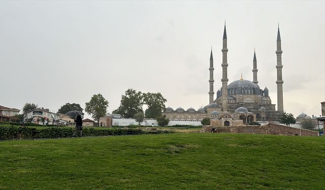 Edirne'de sağanak yağış etkili oldu