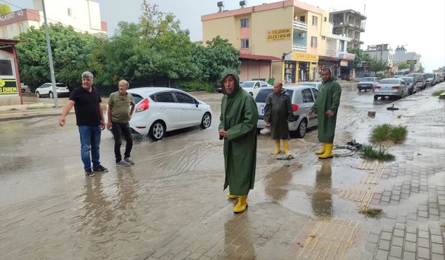 Kadirli ve Sumbas ilçesinde fırtına ve sağanak hayatı olumsuz etkiledi