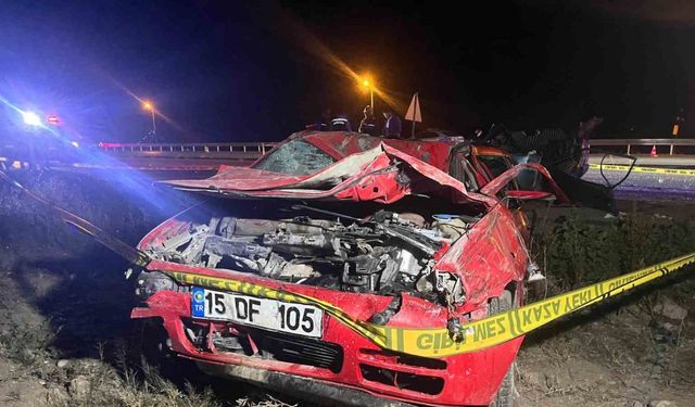 Burdur’daki feci kazada 2 kişi öldü 3 kişi yaralandı