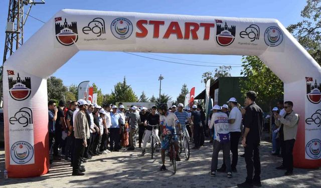 Eğil'de geleneksel doğa sporları ve bağ bozumu etkinliği düzenlendi