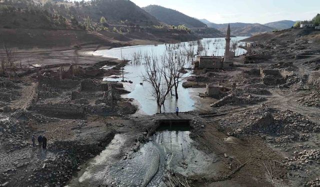 Kuraklık sonucu ortaya çıkan köy duygulandırdı