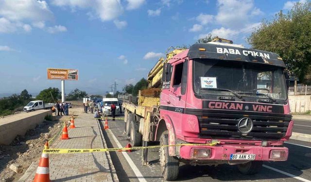 Düziçi'nde vincin altında kalan işçi ağır yaralandı