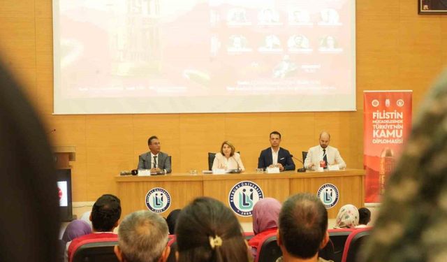 ’Filistin Mücadelesinde Türkiye’nin Kamu Diplomasisi’ konulu panel düzenledi