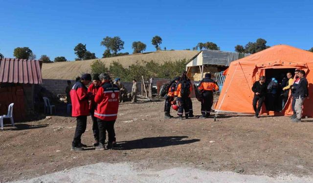 Gediz’de 52 yaşındaki Asiye Günay’dan günlerdir haber alınamıyor