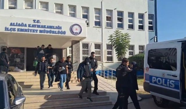 İzmir Aliağa Limanı’ndaki rüşvet operasyonunda 23 kişi tutuklandı