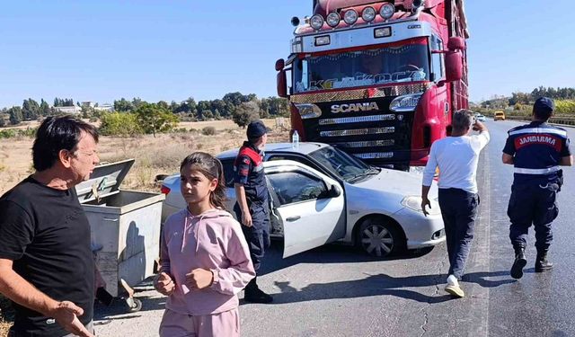 Manavgat'ta kamyon önüne aldığı otomobili 500 metre sürükledi