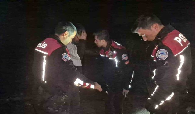 Dere kenarında sızan şahıs polislere rahatsız edilmek istemediğini söyledi