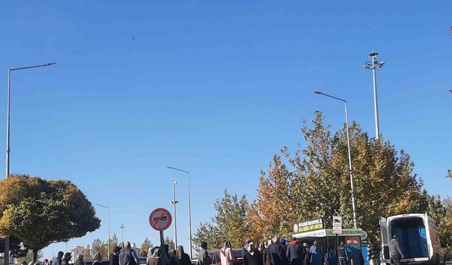 Elazığ’da halk ekmeğe yoğun ilgi gösterildi