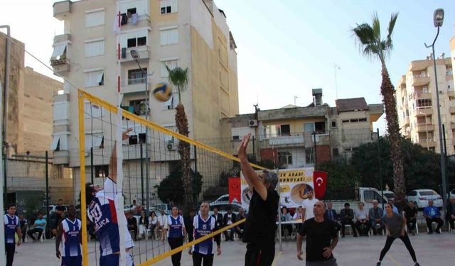 Kumluca’da öğretmenler arası voleybol turnuvası düzenlendi