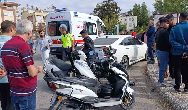 Manavgat’ta motosikletler çarpıştı: Hastaneye gitmek istemediler