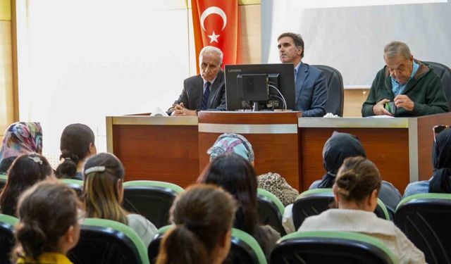 Tarsus’ta ’İpek Böcekçiliği Yetiştiriciliği’ semineri’ düzenlendi