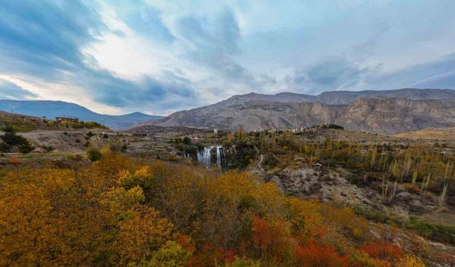 Tortum Şelalesi’nde güz ile gelen güzellik