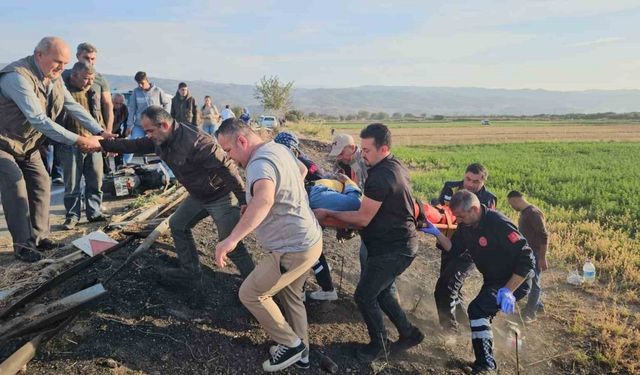 Viraja hızlı giren otomobil ve motosiklet ardı ardına kaza yaptı: 1 yaralı