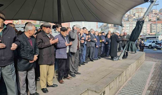 Zonguldak'ta fırtınada batan Kafkametler’in mürettebatına gıyabi cenaze namazı kılındı