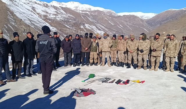 Van'da güvenlik korucularına çığda arama kurtarma eğitimi verildi