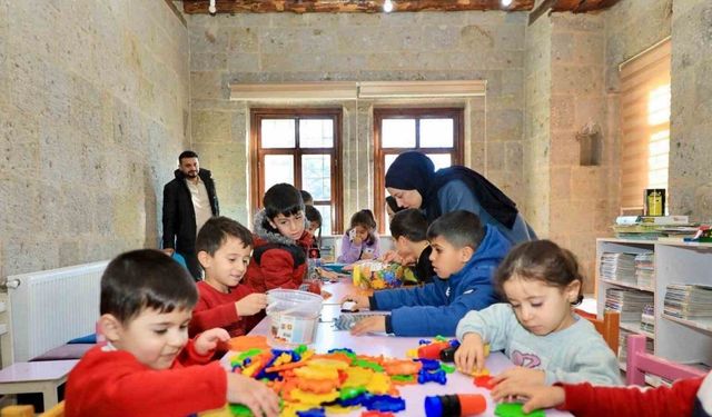‘Annemle Kütüphanedeyim’ projesi Bitlis’te başladı
