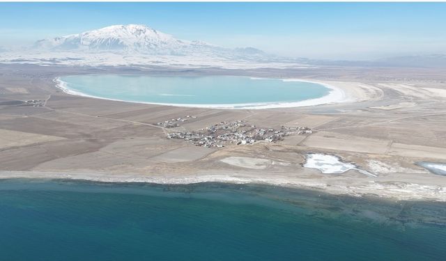 Bitlis’te iki göl arasında muhteşem köy
