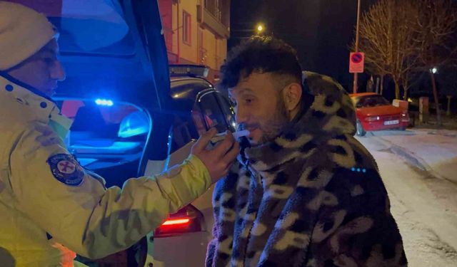 Eskişehir’de 3 araca çarpan alkollü sürücü suçu dayısına attı