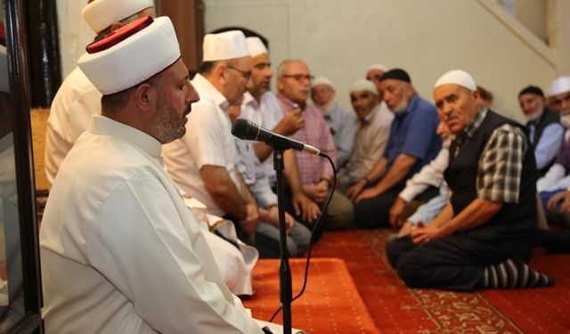 Sivas’ta 12 camide hatimle teravih namazı kılınacak