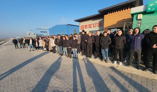 Amasya Suluova'da fabrika işçileri eylem yaptı