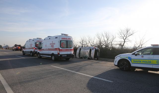 Edirne Uzunköprü'de otomobil devrildi: 4 yaralı