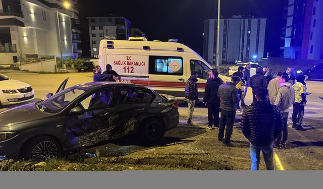 Edirne'de otomobiller çarpıştı: 4 yaralı