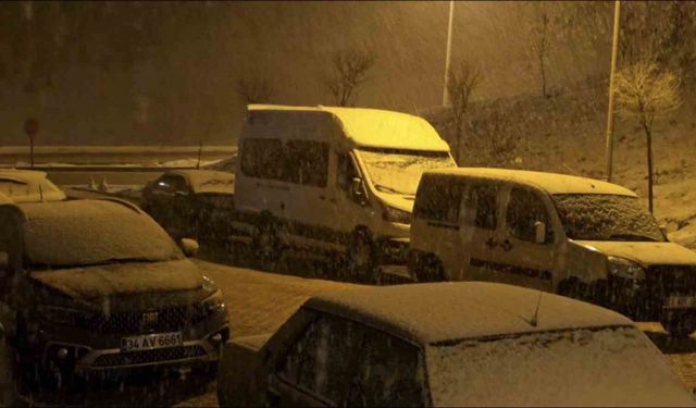 Elazığ’da kar yağışı etkisini göstermeye devam etti