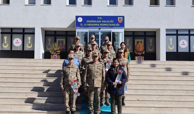 Jandarma 8 Mart Dünya Kadınlar Günü'nü unutmadı
