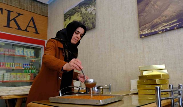 "Kesme kadayıf tatlısı" iftar sofralarının vazgeçilmezi