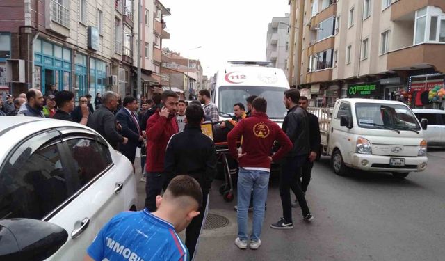 Muratlı'da önündeki araca çarpan motosikletli hastanelik oldu