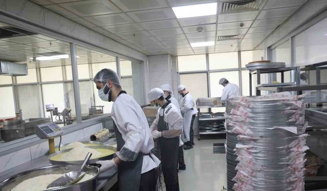Ramazan Bayramına sayılı günler kala Diyarbakır’da tatlı telaşı