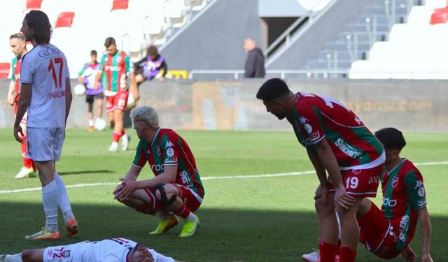 Karşıyaka’ya 10 futbolcudan ihtar