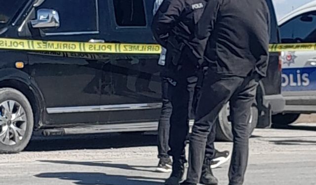 Konya Karapınar'da araç içinde ölü bulundu