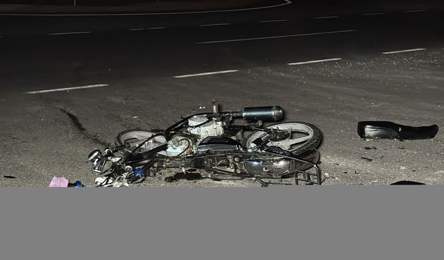 Kocaeli'de feci kaza: İzmit'te otomobil ile çarpışan motosiklet sürücüsü öldü