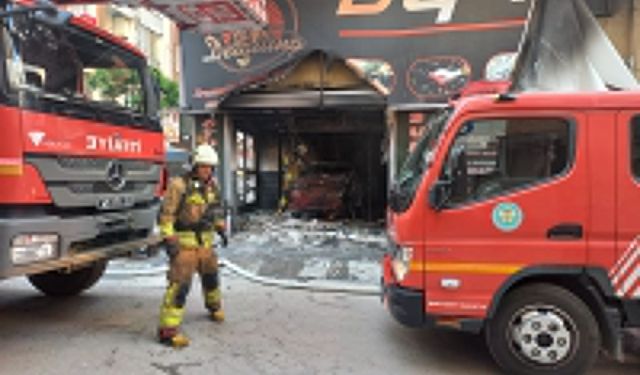 Manisa'da oto yıkamacıda çıkan yangında 1 kişi öldü