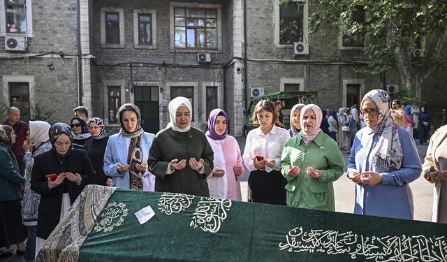 Darülaceze sakini 93 yaşındaki Suzan Tosun, İstanbul'da defnedildi