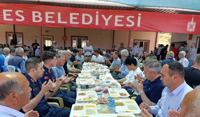Asırlık gelenekte Manisa'da Ferdi Zeyrek için dualar edildi