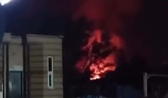 Ankara Mamak'ta iş yerinde çıkan yangın panikletti