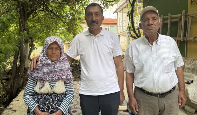 Afyonkarahisar Bolvadin'de yaşlı çift 2 katlı evini jandarmaya bağışladı