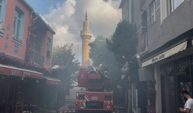 İstanbul Fatih'te tarihi hamam çıkan yangında hasar gördü