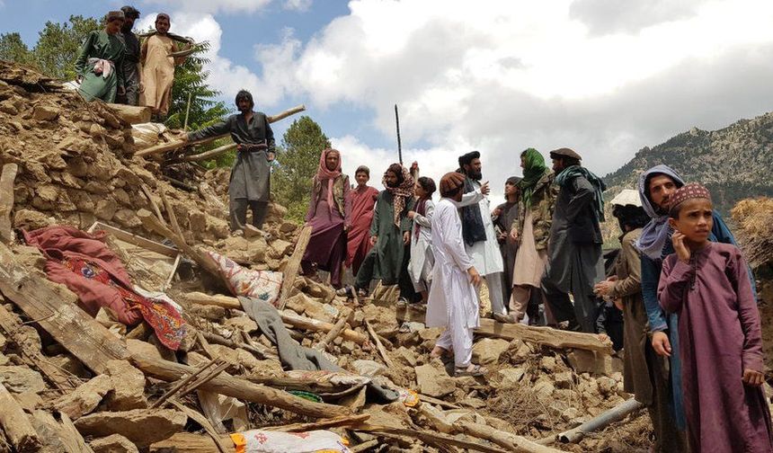 Deprem bu kez 6.5 büyüklüğü ile Afganistanı vurdu