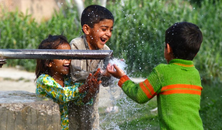 Pakistan'ın Peşaver kentinde Dünya Su Günü