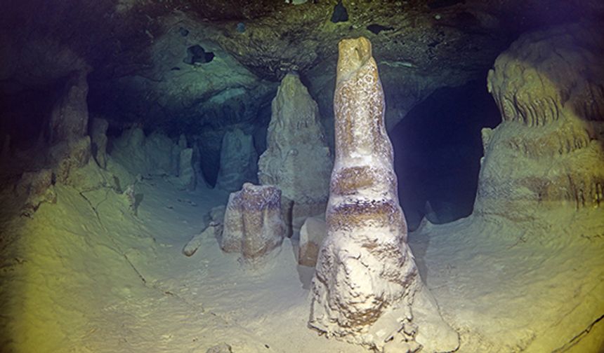 Doğu Akdeniz'de 5 yıl önce keşfedilen su altı mağarası