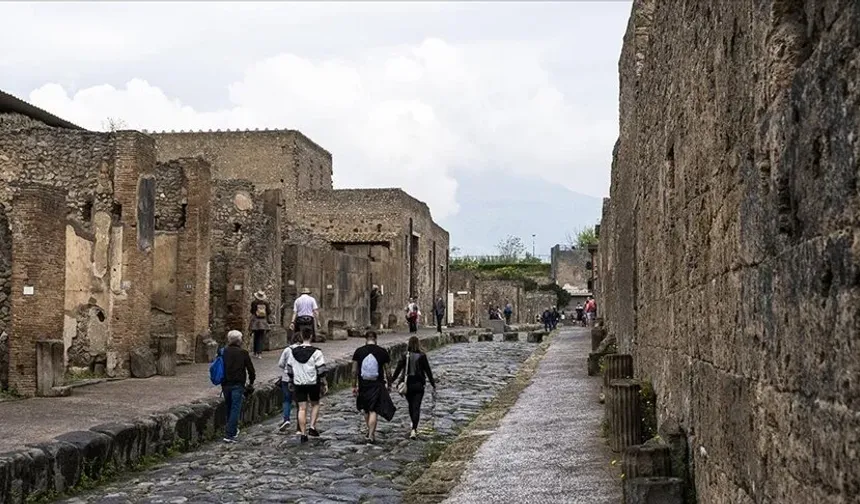 Pompei'deki kazılarda Vezüv'deki büyük patlamada ölen kişilere ait kalıntılar bulundu