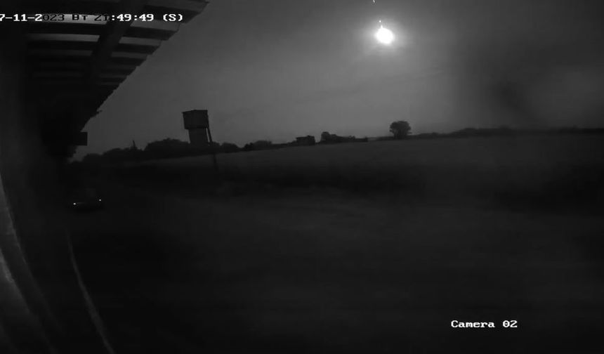 Bulgaristan'a düşen meteor kameralara yansıdı